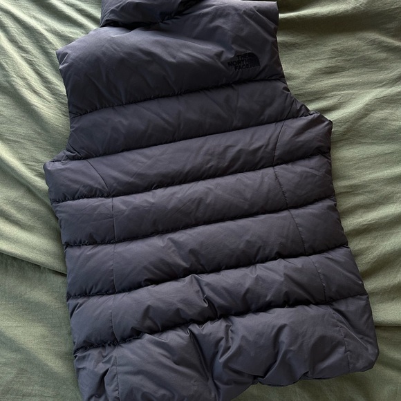 North face puffer vest - Picture 4 of 4